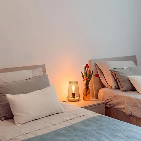 Chic 2-bed In Il-gzira *