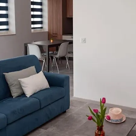 Apartmán Chic 2-bed In Il-gzira *