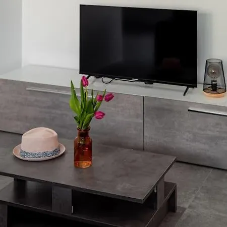 Chic 2-bed In Il-gzira Gzira