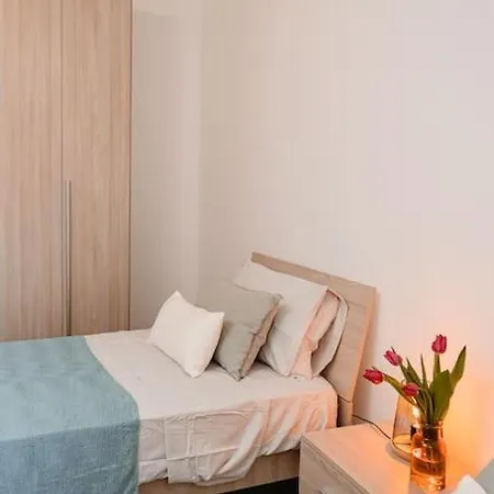 Lägenhet Chic 2-bed In Il-gzira Gzira